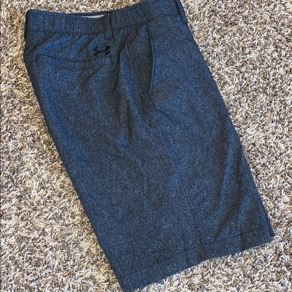 Under Armour 30 waist heatgear 10.5 inseam